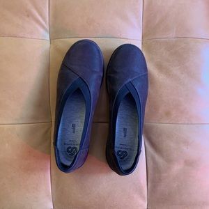 Clarks Cloudstepper Flats